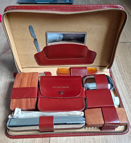 Red leather travel shaving - red,